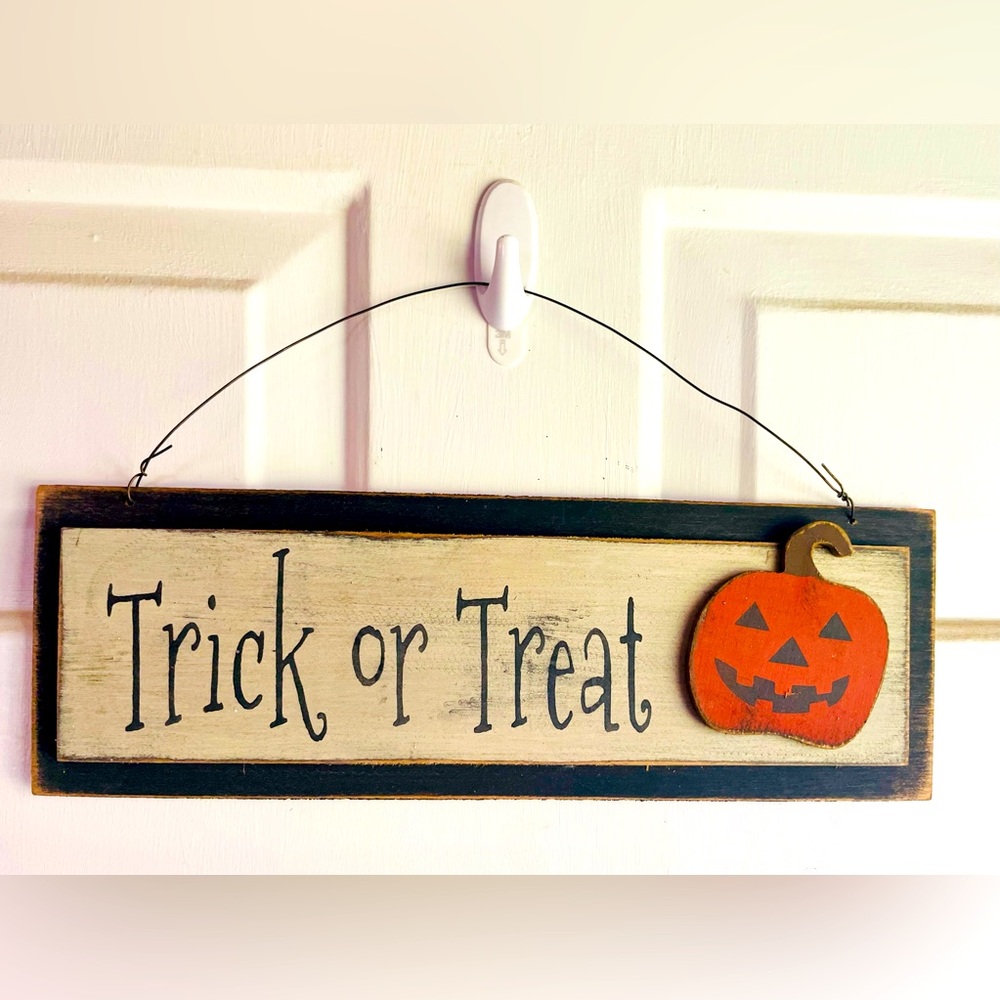 *Trick or Treat Layered Sign w/Jack O Lantern